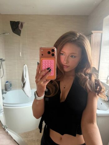 phoebeisginger