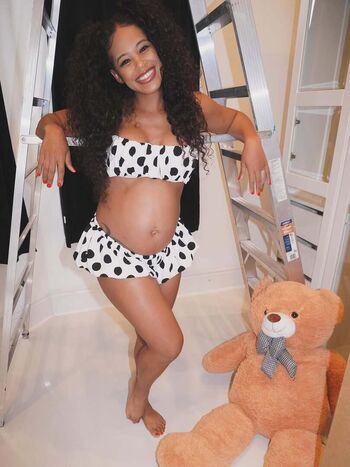 Pregnant Celebs