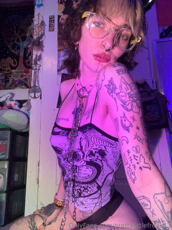 prettylittlefreak13