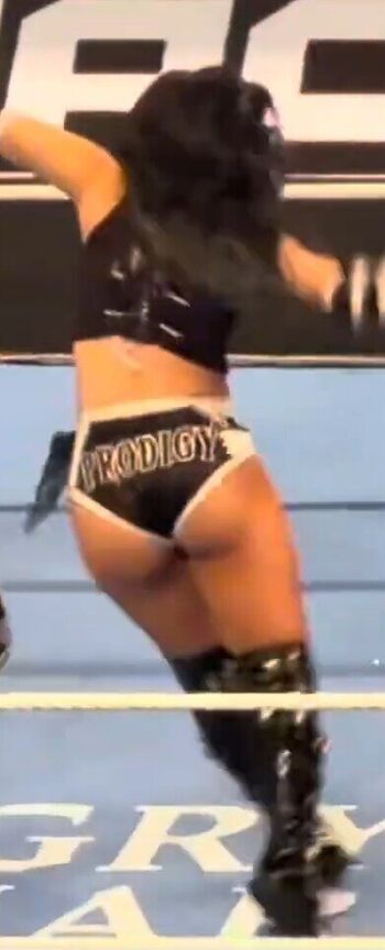 Roxanne Perez/Rok-C - WWE NXT