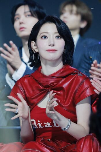 Sakura Miyawaki 宮脇 咲良