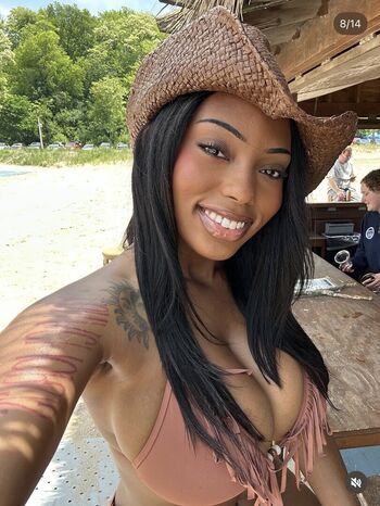 Samantha Marie
