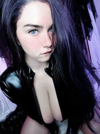 sarahbustan