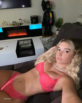 Sarahfuckingsnyder