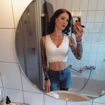 Show Your Girlfriend