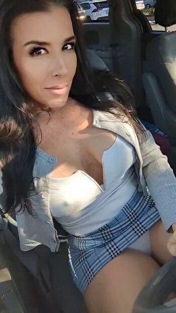Stefanie The Lawyer