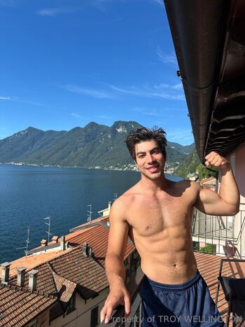 therealtroywellington