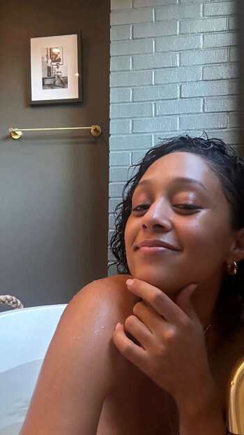 Tia Mowry