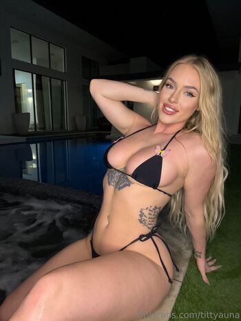 tittyauna