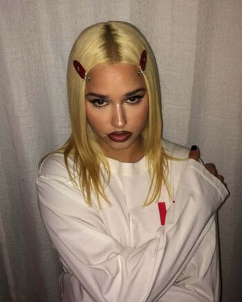 Tommy Genesis